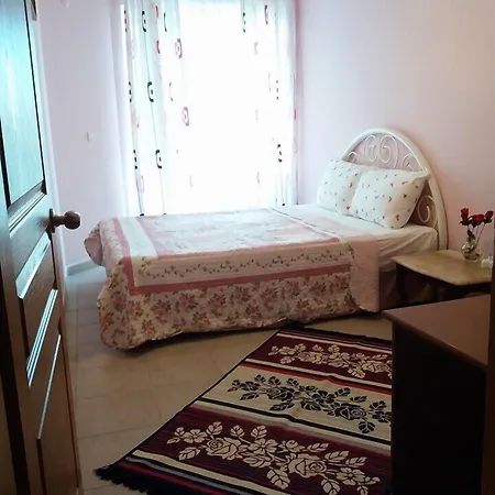 Cizmeci * Çeşme